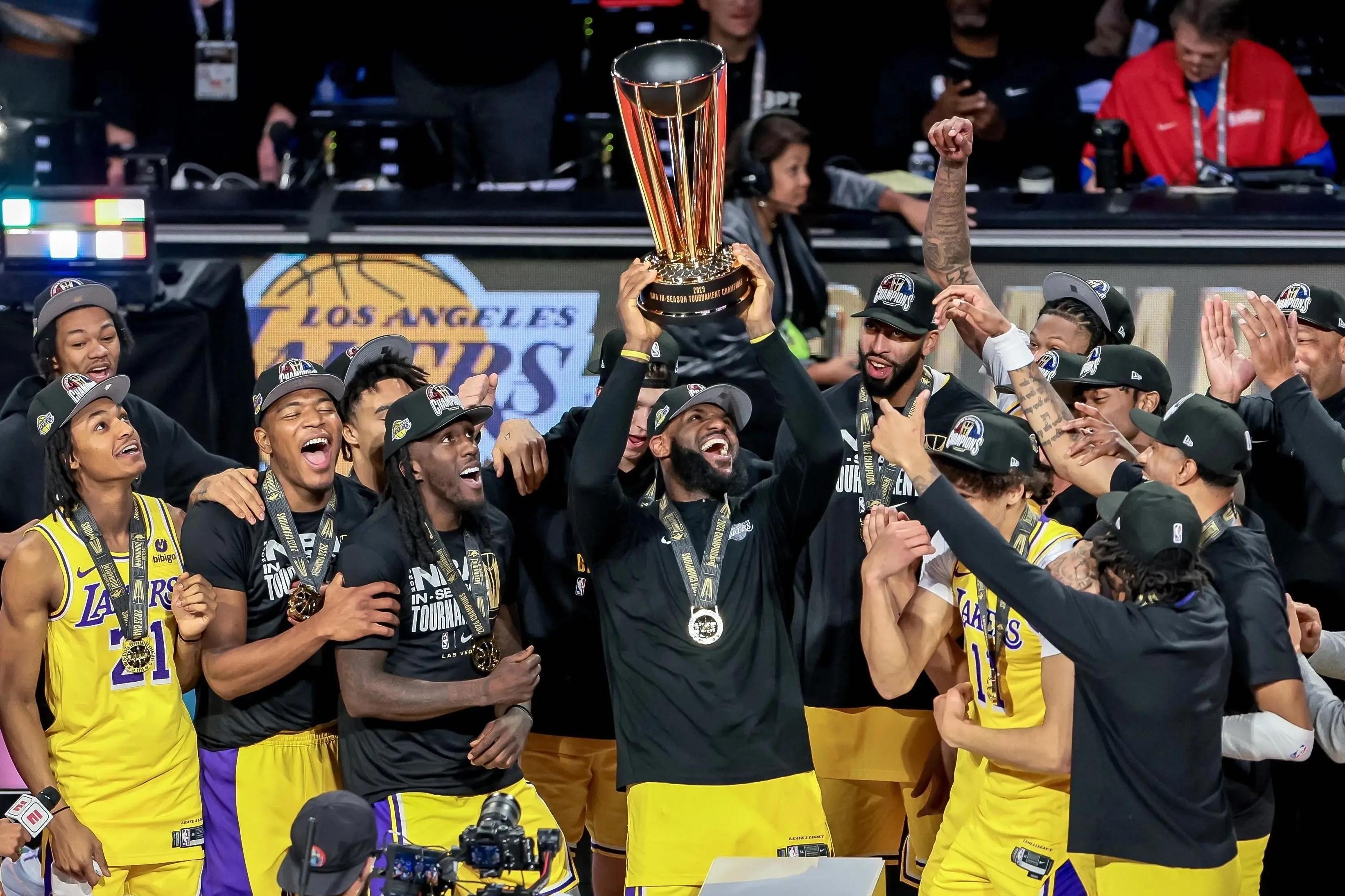 震撼全场的篮球比赛赢得满堂掌声 震撼全场的篮球比赛赢得满堂掌声