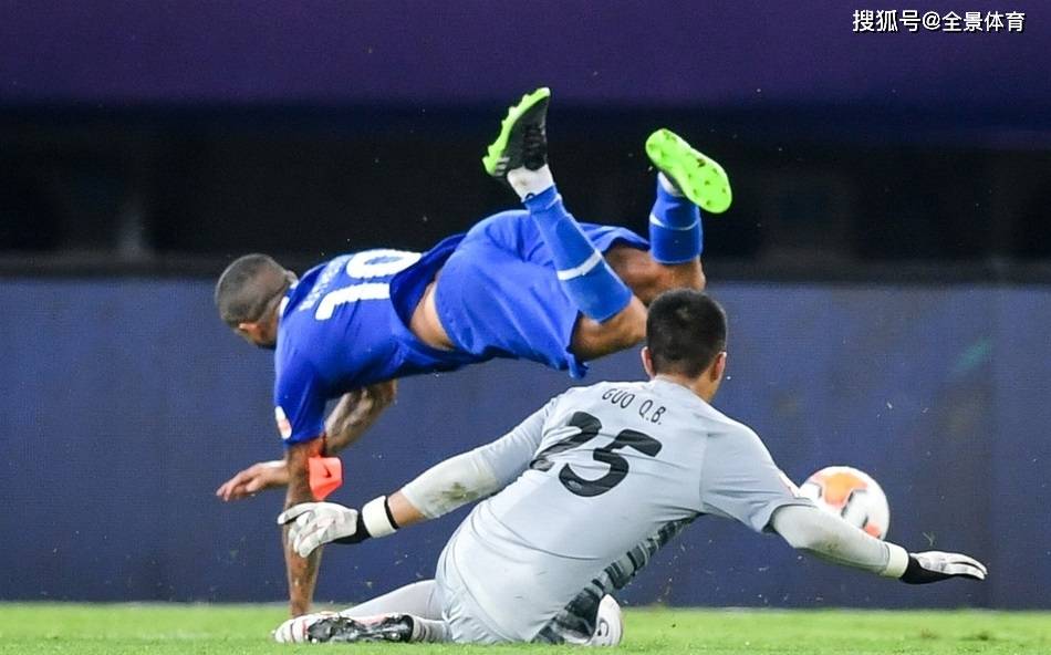 关于四川队主场失利，士气低迷难以重振的信息