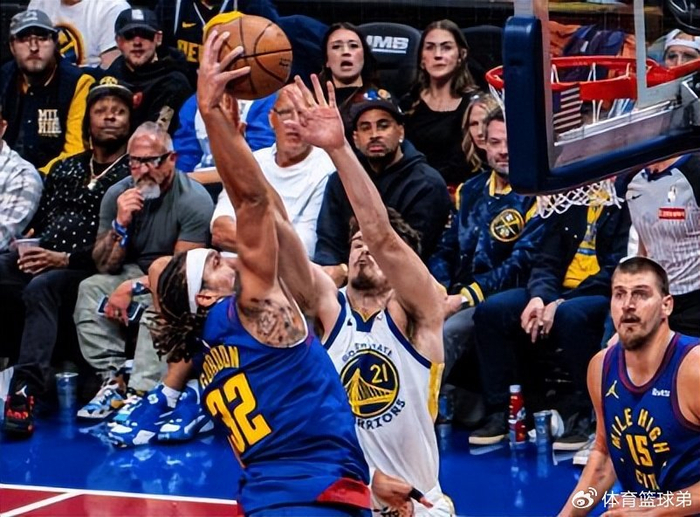 赛季冠军之争加剧，球队实力对决，谁能胜出？的简单介绍