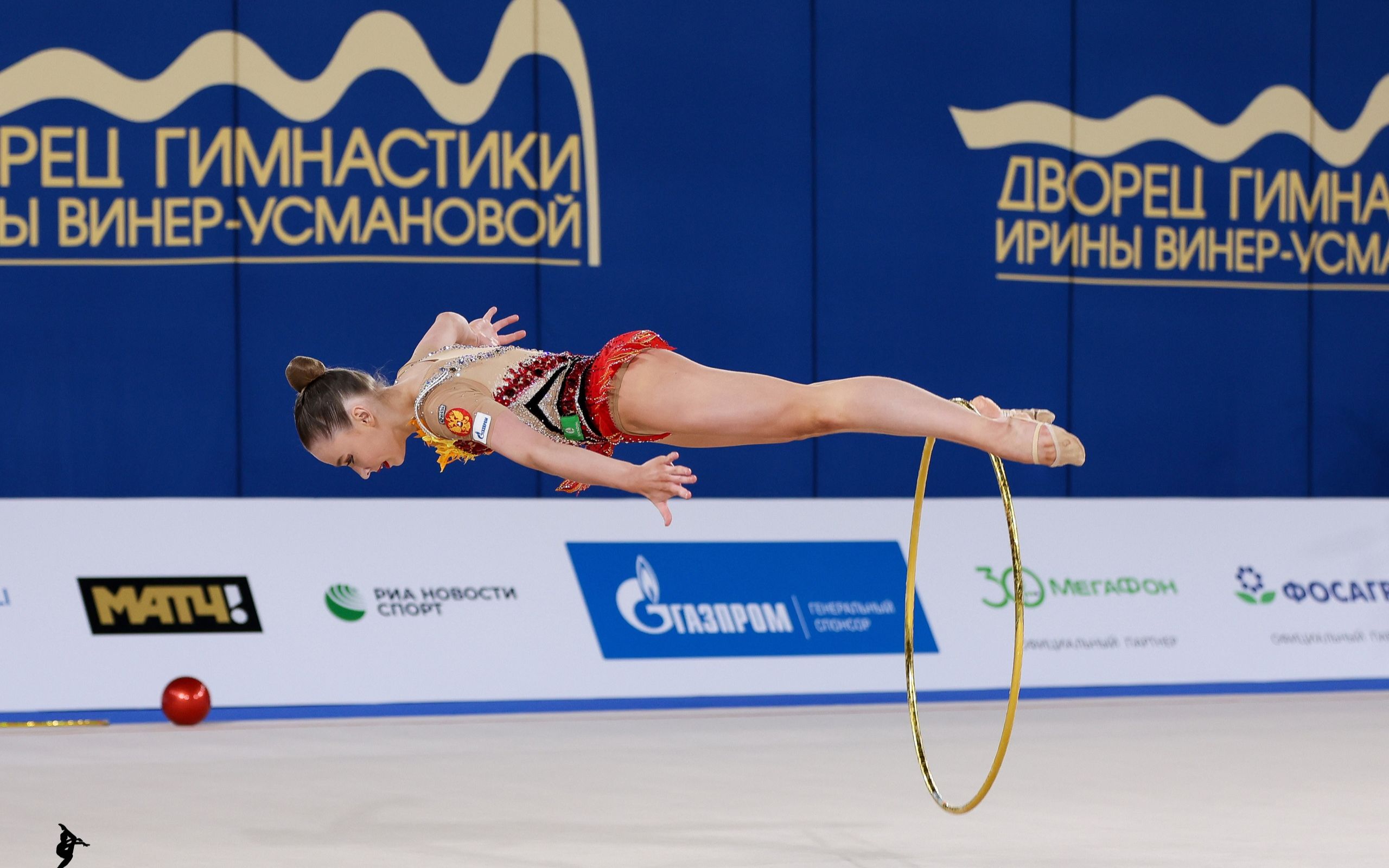 关于俄罗斯选手在女子体操比赛中表现出色的信息 关于俄罗斯选手在女子体操比赛中表现出色的信息