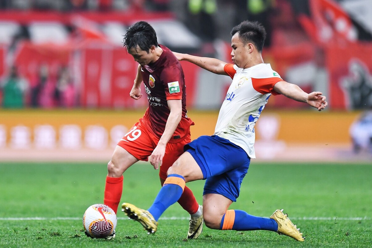 精彩纷呈的对抗!球队团结合作的简单介绍 精彩纷呈的对抗!球队团结合作的简单介绍